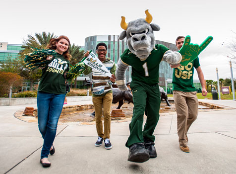 Rocky and students celebrate ֱ Week
