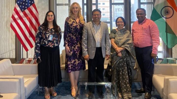5 men and women - members of ֱ and consulate members in India, pose for a picture during a 7 day trip made by ֱ World Vice President, Kiki Caruson, and ֱ Provost Prasant Mohapatra